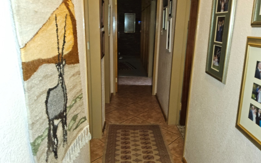 3 Bedroom Property for Sale in Kannoniers Park North West